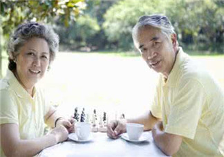 嬰兒奶粉老人能喝嗎？老人能不能喝嬰兒奶粉？