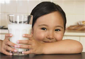 兒童能喝老年人奶粉嗎？老年人奶粉小孩能不能喝？