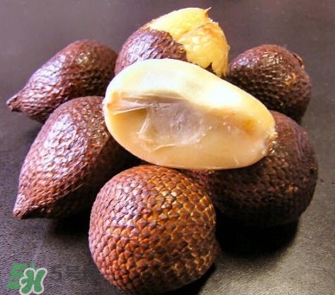 蛇皮果吃了會上火嗎？蛇皮果吃了會不會皮膚過敏？