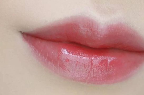 蘭蔻搖搖染唇液哪個(gè)顏色好看？蘭蔻搖搖染唇液色號試色