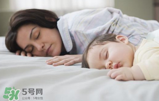 晚上睡覺趴著睡好嗎？晚上趴著睡覺有什么壞處