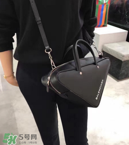 balenciaga三角包尺寸多大？巴黎世家三角形包包尺寸介紹