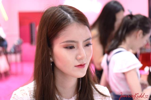 蘭蔻彩虹唇怎么化？蘭蔻彩虹唇畫法步驟