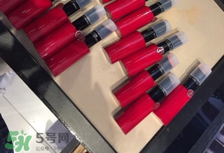 阿瑪尼細(xì)管紅管唇膏多少錢(qián)_阿瑪尼2017紅管唇膏價(jià)格