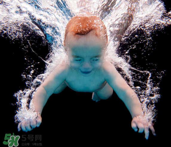 小孩玩水多久合適？小孩多久玩一次水好？