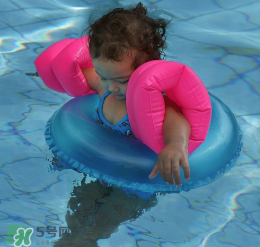 小孩玩水多久合適？小孩多久玩一次水好？