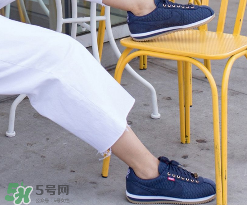 mister cartoon與nike cortez45周年聯(lián)名鞋子什么時候發(fā)售？