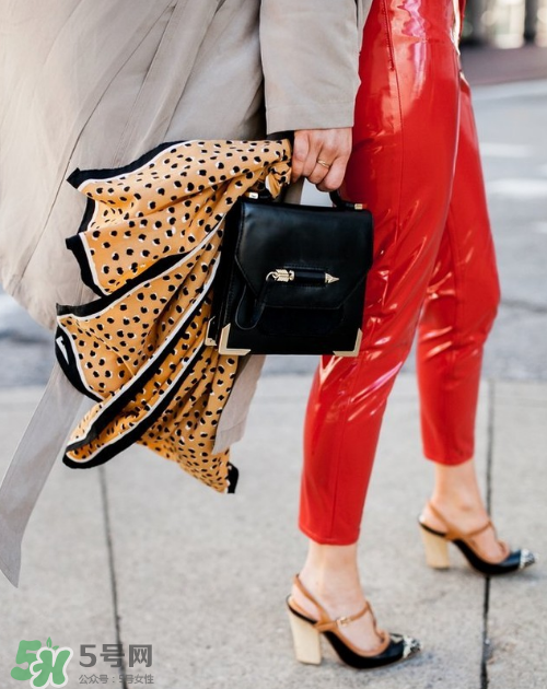 mackage箭頭包多少錢？mackage箭頭包價(jià)格