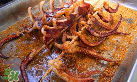 鐵板魷魚怎么做好吃？鐵板魷魚使用了什么香料