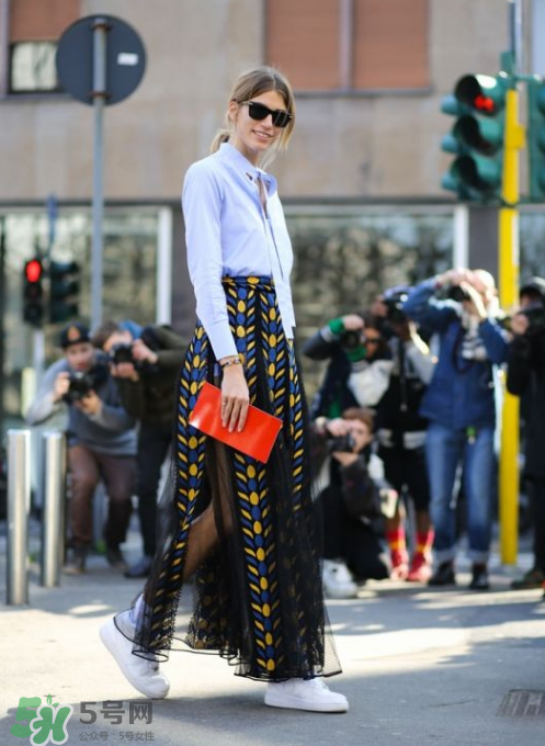 民族風裙子配什么上衣？民族風裙子怎么搭配上衣？