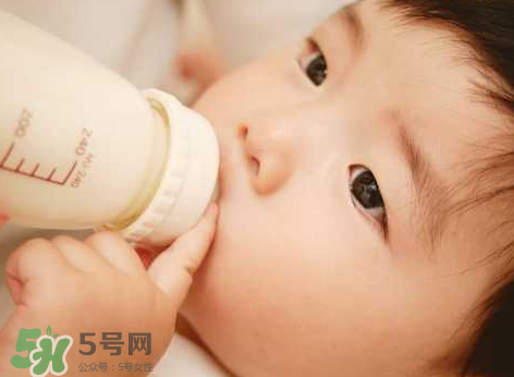 如何戒夜奶寶寶不痛苦？寶寶如何戒夜奶？