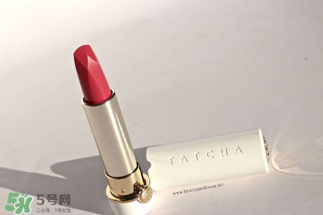 tatcha梅子粉好看嗎？tatcha白管口紅梅子粉試色