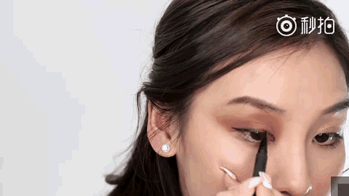 眼影貼怎么用？眼影貼使用方法