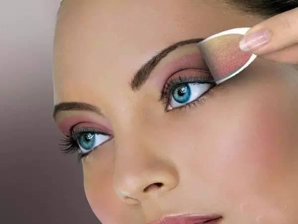 眼影貼怎么用？眼影貼使用方法