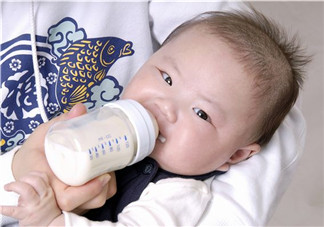 如何戒夜奶寶寶不痛苦？寶寶如何戒夜奶？