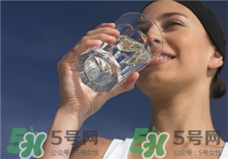 為什么喝水都會胖?喝水為什么會胖? 為什么喝水都會胖?喝水為什么會胖?