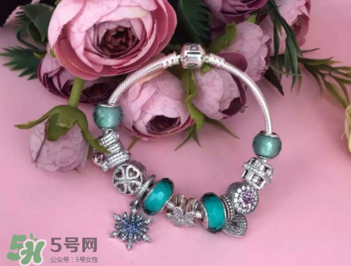 潘多拉手鏈好還是手鐲好？pandora手鏈和手鐲哪個比較好看？
