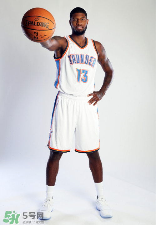 保羅喬治雷霆定妝照上腳穿的球鞋是什么型號？