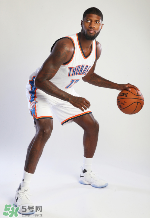 保羅喬治雷霆定妝照上腳穿的球鞋是什么型號？