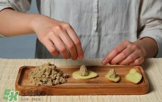 三伏貼和三伏灸哪個(gè)效果好？三伏貼和三伏灸對(duì)比