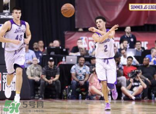 2017夏季聯(lián)賽朗佐鮑爾球哥上腳穿的球鞋是什么型號？