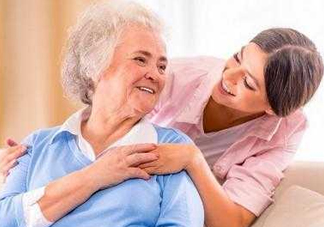 為什么人老了會(huì)長(zhǎng)老年斑？老年斑是什么原因引起的