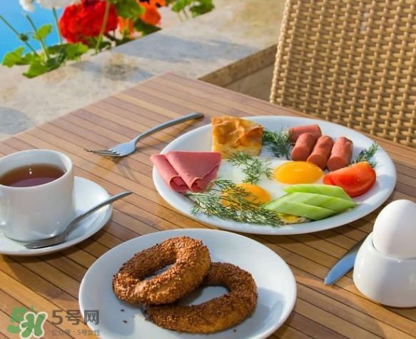 貼三伏貼不能吃什么？三伏貼不能吃什么食物？