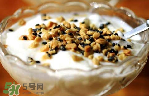 酸奶好吃怎么選？酸奶對人有哪些好處