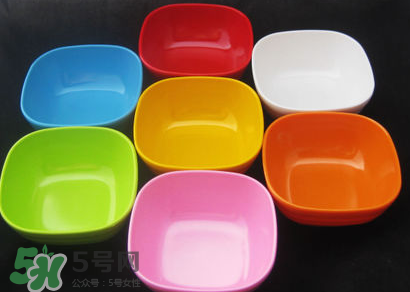 仿瓷碗和瓷碗的區(qū)別有哪些？仿瓷碗和瓷碗的不同