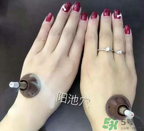 艾艾貼灸出水珠為什么？艾艾貼后有水珠要擦嗎？