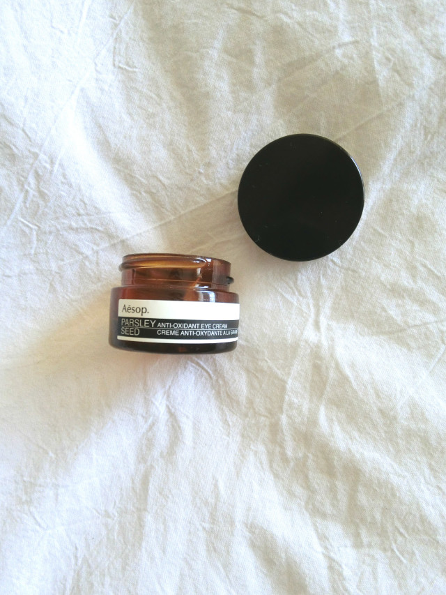 長熬夜用什么護膚品好 經(jīng)常熬夜適合用什么護膚品