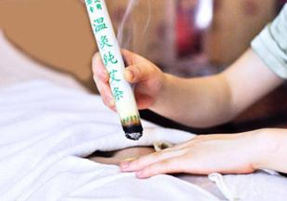 艾灸條和艾灸貼哪個(gè)好？艾灸好還是艾灸貼好？