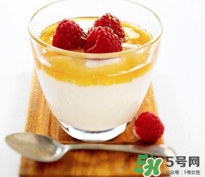 酸奶飯前喝還是飯后喝好？酸奶早上喝好還是晚上喝好