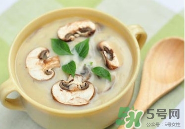 牛奶燉香菇可以治鼻炎嗎？牛奶燉香菇吃了有什么作用？