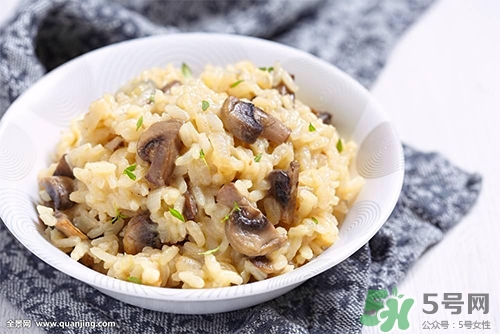 香菇怎么切十字？如何切出漂亮的香菇花兒