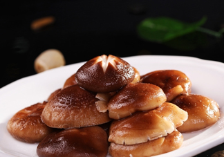 干香菇為什么比鮮香菇味道好？香菇為什么要曬干了再泡來吃