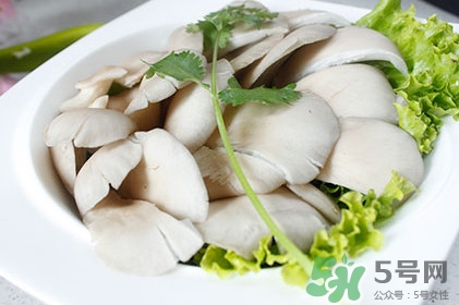 平菇怎么吃最有營養(yǎng)？平菇長白毛還能吃嗎