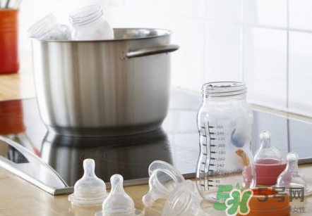 硅膠奶瓶能用紫外線消毒嗎？硅膠奶瓶怎么消毒最好呢？