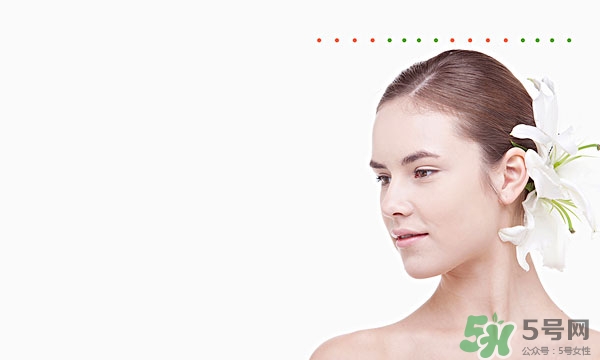 長痘是因?yàn)槠つw缺水嗎 皮膚缺水會(huì)長痘嗎