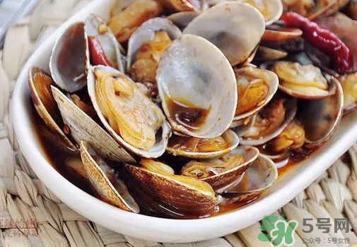 花蛤死了還能炒開口么？花蛤里面的黑色能吃嗎