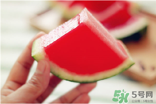 西瓜和冰淇淋能一起吃嗎？吃完冰淇淋可以吃西瓜嗎？
