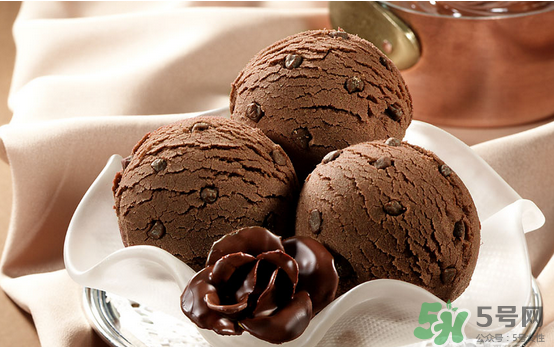 冰淇淋不能和什么一起吃？吃完冰淇淋不能吃什么？