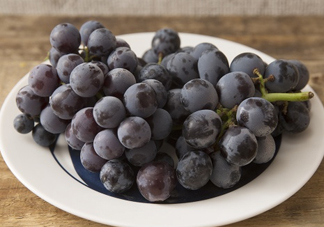 夏黑葡萄為什么掉色？夏黑葡萄怎么會(huì)染色？