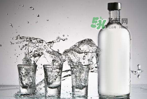 白酒加可樂是春藥？白酒加可樂喝了會(huì)怎樣？