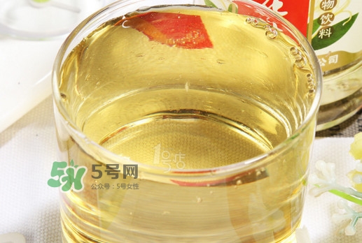 金銀花露是飲料嗎？金銀花露是飲料還是藥？