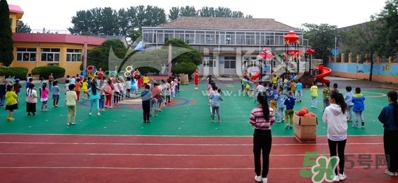 寶寶不去幼兒園怎么辦？寶寶不去幼兒園哭鬧怎么勸導(dǎo)？
