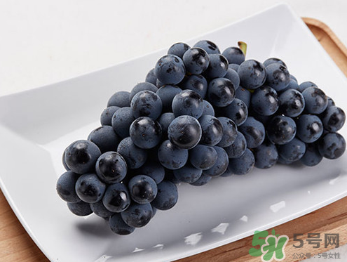 夏黑葡萄是轉(zhuǎn)基因嗎？夏黑無(wú)籽葡萄是不是轉(zhuǎn)基因的？