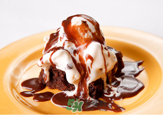 冰淇淋融化了還能吃嗎？冰淇淋為什么會融化？