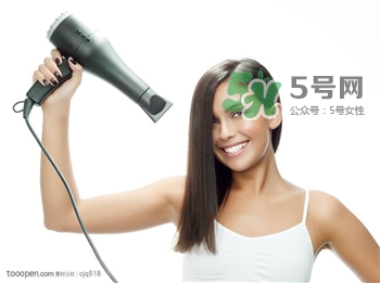 吹風(fēng)機吹頭發(fā)的危害 吹風(fēng)機正確使用方法