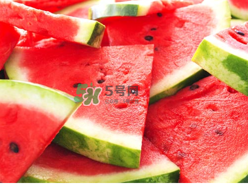 三伏天坐月子可以吃西瓜嗎？三伏天坐月子吃西瓜好嗎？